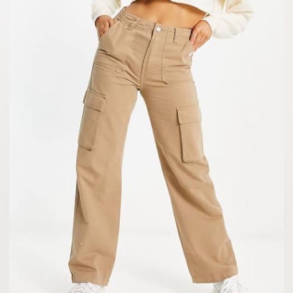 STRADIVARIUS beige cargo pants size 4 - Picture 1 of 11